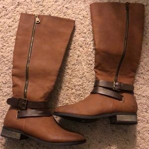 Brand new Lizzard thicket boots!